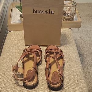 Bussola genuine leather sandal. Size 41M